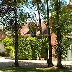 Chateau De Vaux 5*