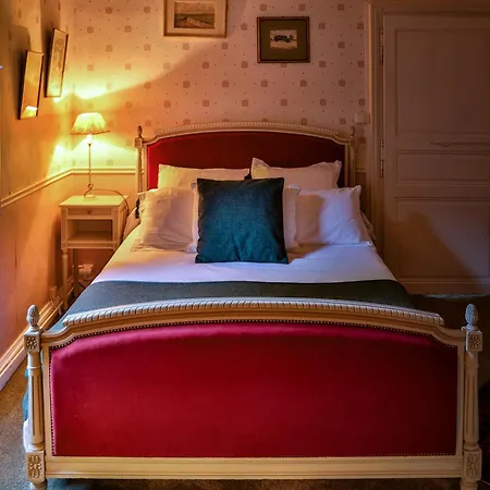 Guest house Chateau De Vaux 5*