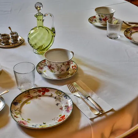 Chateau De Vaux
