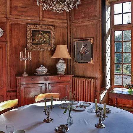 Chateau De Vaux 5* Yvré-lʼÉvêque
