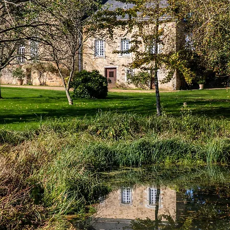 Guest house Chateau De Vaux 5*