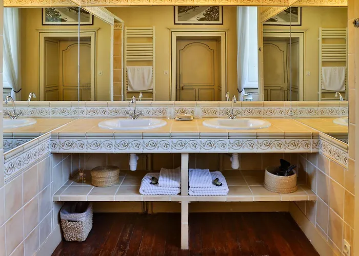 Chateau De Vaux Yvre-l'Eveque