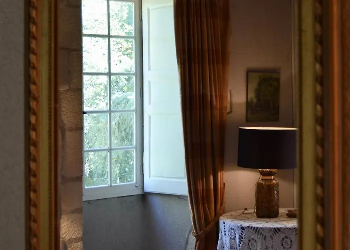 Guest house Chateau De Vaux 5*