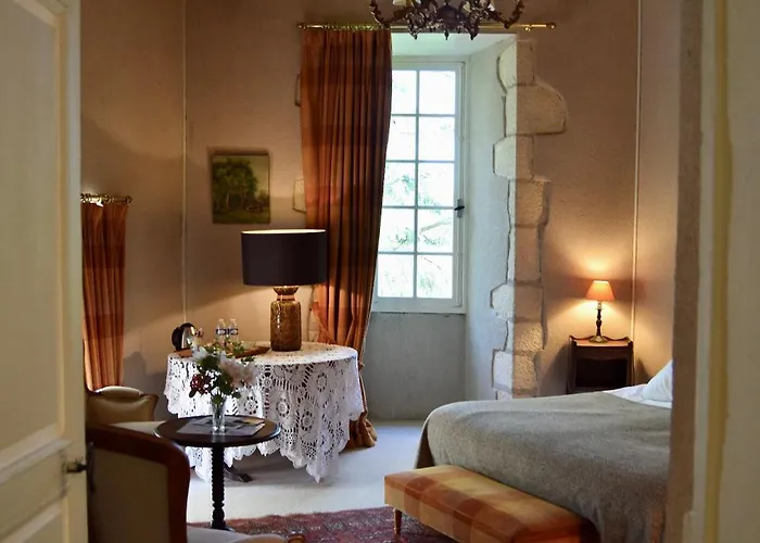 Chateau De Vaux Guest house 5*