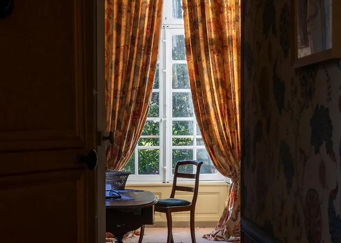 Chateau De Vaux Guest house 5*