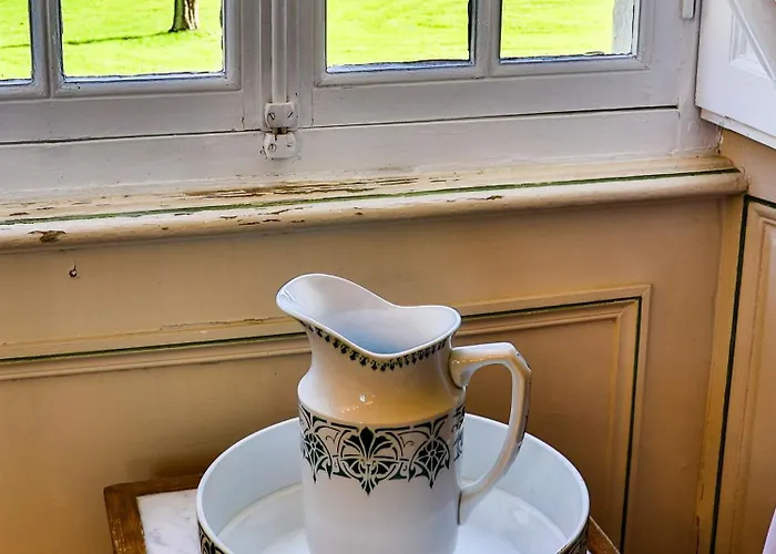 Chateau De Vaux Guest house