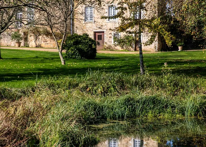 Guest house Chateau De Vaux 5*